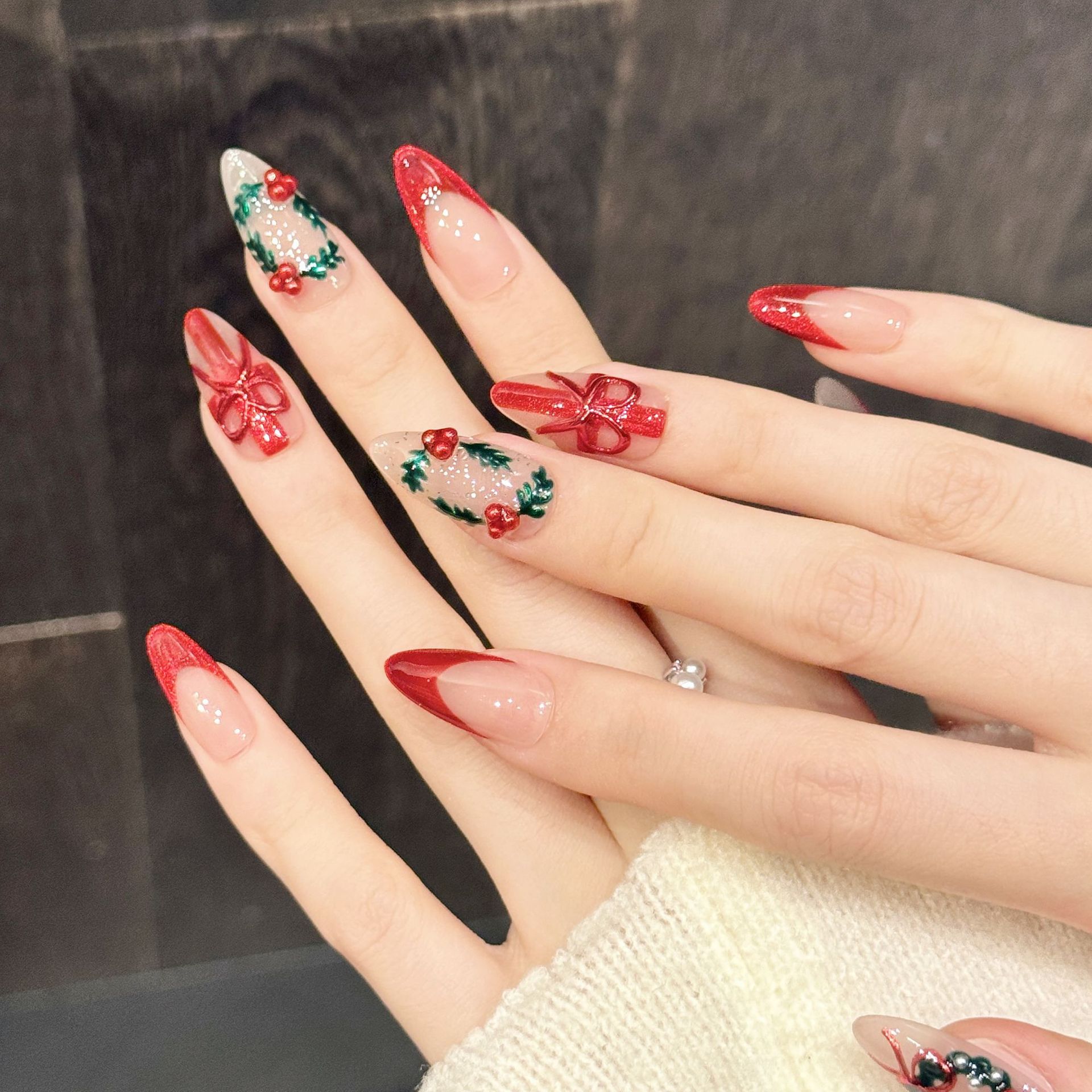 Nail Art Press On - 10Pcs Christmas Red Nude Medium Almond